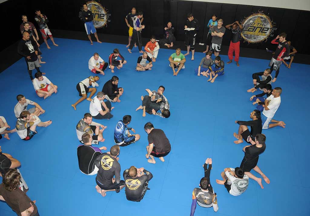Students drilling techniques at 10th Planet Beaumont